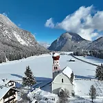 Σαλέ Neubau Alpinstar - Luxus, Bergblick, Loipe, Sauna Leutasch