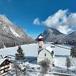 Neubau Alpinstar - Luxus, Bergblick, Loipe, Sauna Σαλέ